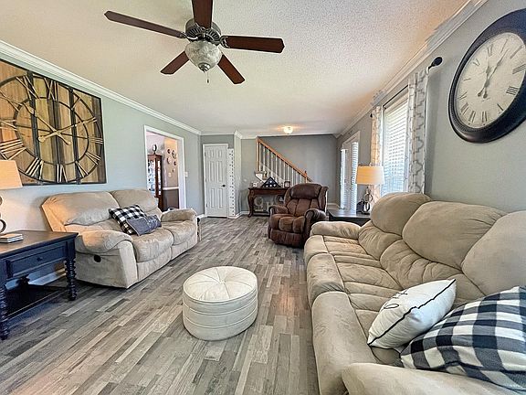 5th image of 1157 Thornberry Dr