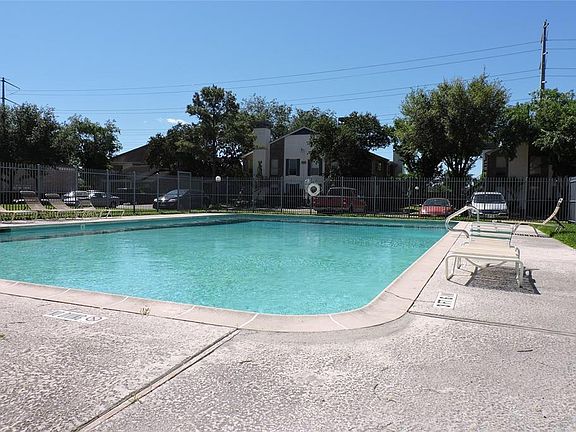 2nd image of 3900 Woodchase Dr APT 75