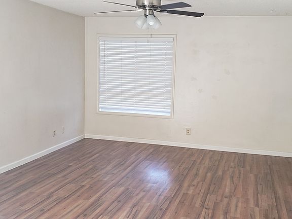 2nd image of 4805 Treanna Ave APT B