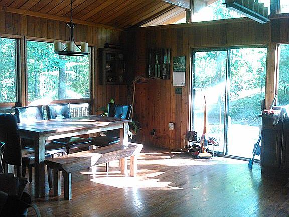 Dining-kitchen combo