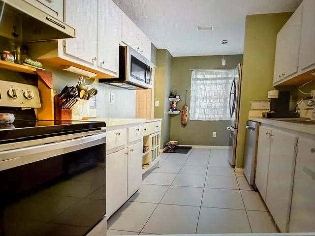 4893 Palm Hill Dr — Photo 7