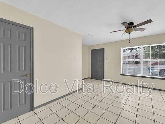 3rd image of 610 N Broadway St APT 7