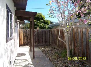 988 Lawrence Ln, Palo Alto, CA 94303