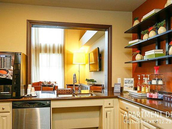 5th image of 2607 Gramercy St #1937