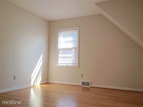 4th image of 1215 W Washington St