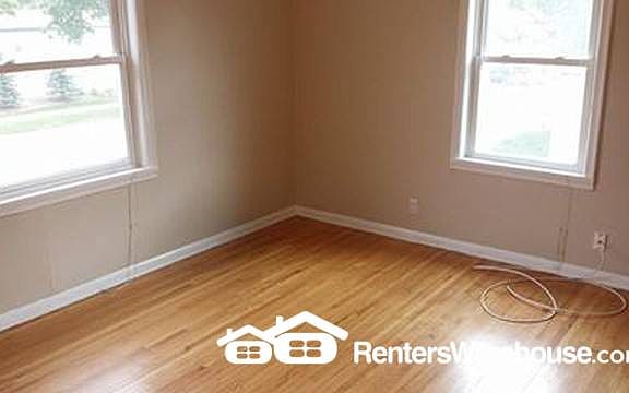 4th image of 2522 5th St NE #1