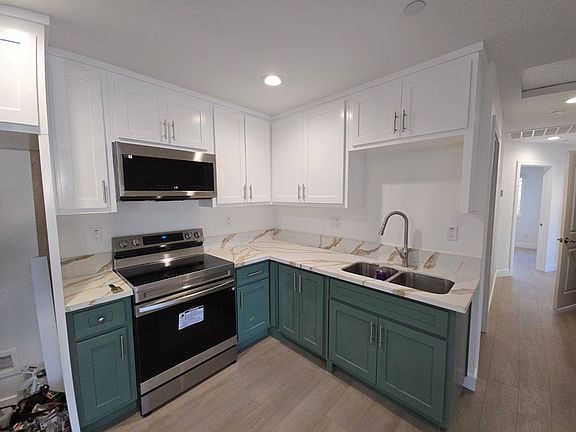 3rd image of 759 W 97th St #97757-12