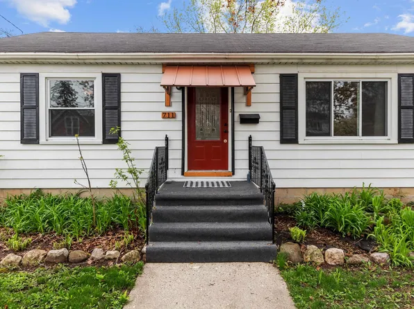 711 S Irwin Ave, Green Bay, WI 54301