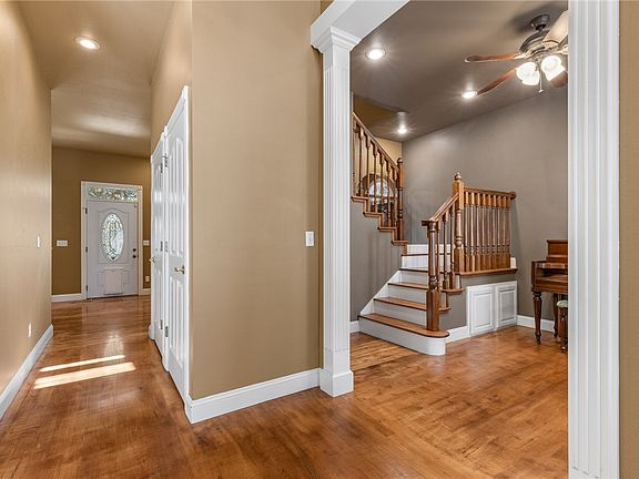 5th image of 1629 Clover Hill Rd