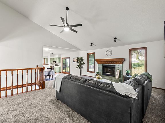 4th image of 3012 Peppertree Trl