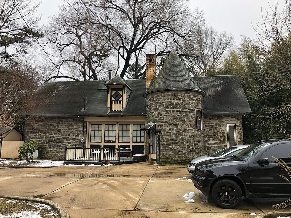 1st image of 226 W School House Ln