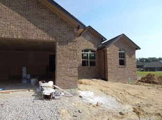 2320 Buttercup Cir, Sellersburg, IN 47172