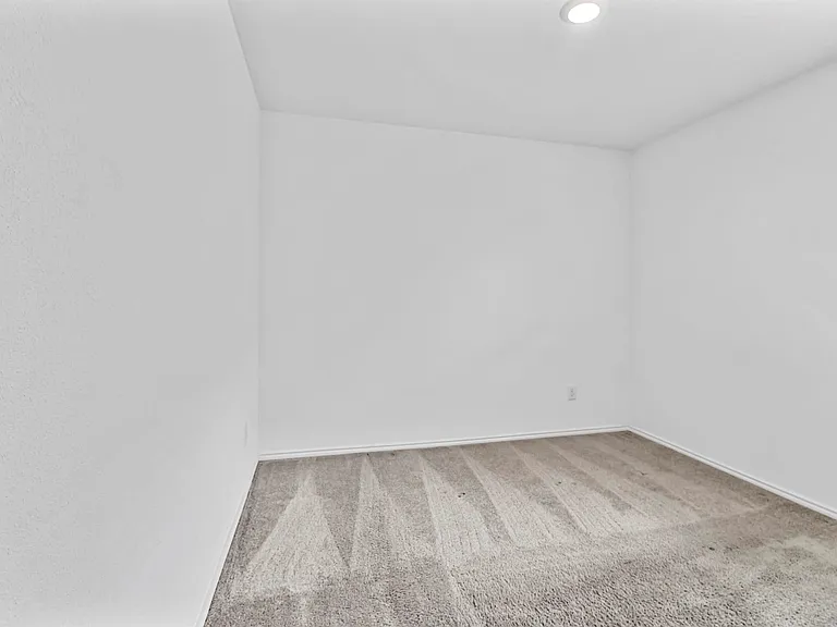 518 Olmstead Dr — Photo 8
