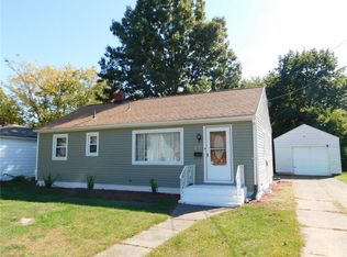 2111 N Manor Dr, Erie, PA 16505
