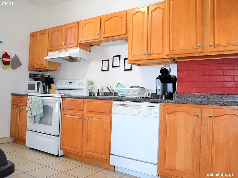37 Egremont Rd #2 — Photo 5