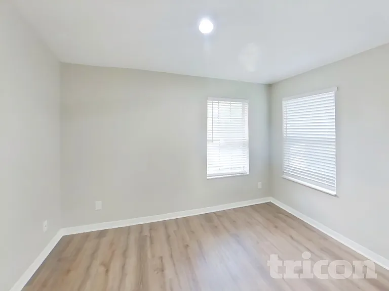 16651 Midsummer Ln — Photo 18