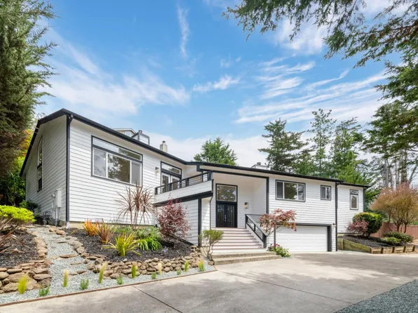 582 Miramar Dr, Half Moon Bay, CA 94019