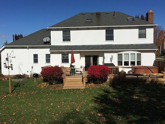 2nd image of 32461 Seneca Dr