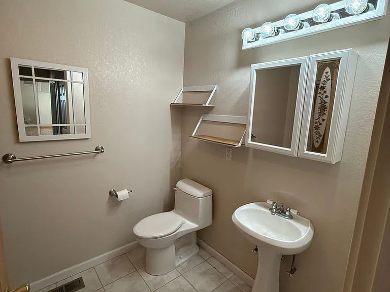 1839 Melanie Ct — Photo 17
