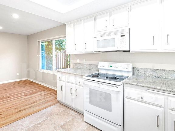 3rd image of 12545 Camino Emparrado