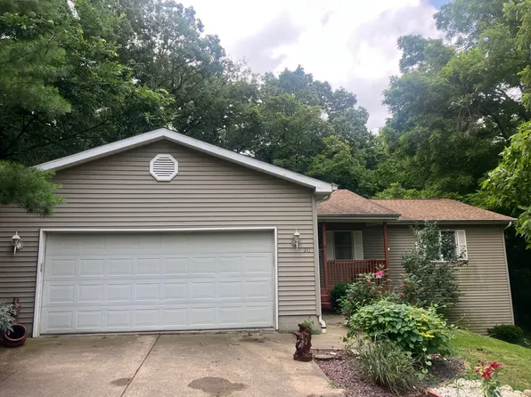 20 Kenton St, Mackinaw, IL 61755
