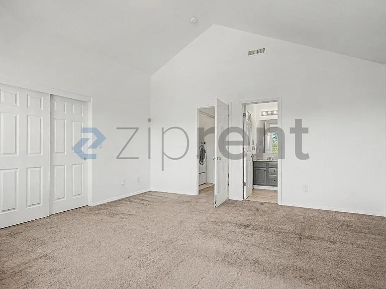 6674 SE Lois St — Photo 18