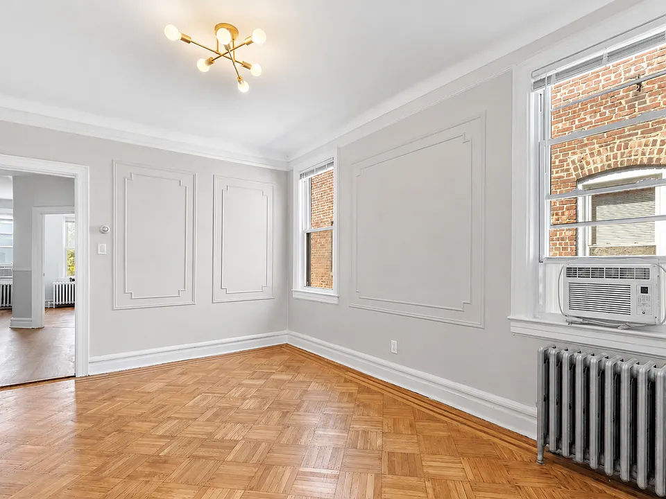 37 Saint Pauls Ave #2