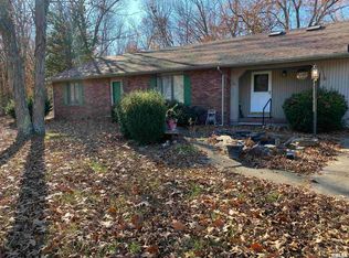 15577 Dwina Rd, Marion, IL 62959