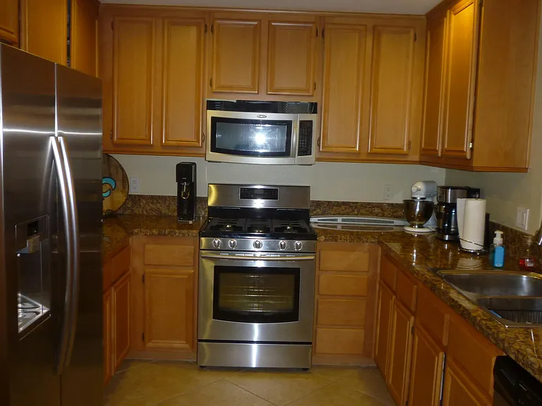 291 Riverdale Ct #124 — Photo 8