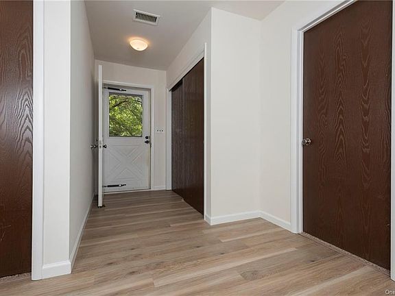 3rd image of 173 Long Hill Dr APT J