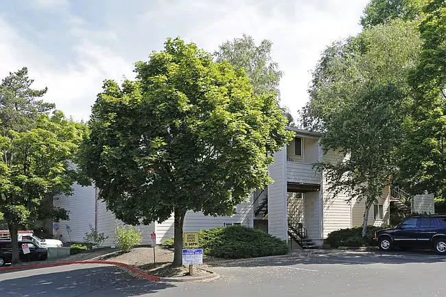 Charbern Apartments — Photo 55