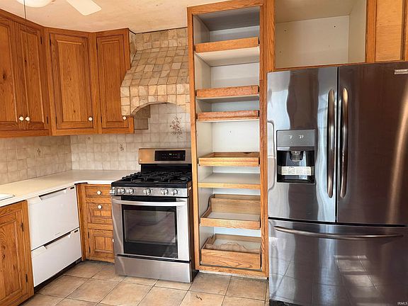 3rd image of 1208 Davis St