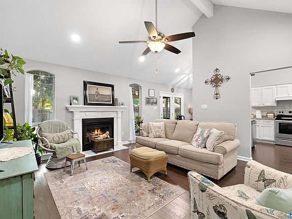 5th image of 1805 E Brownstone Ct SW