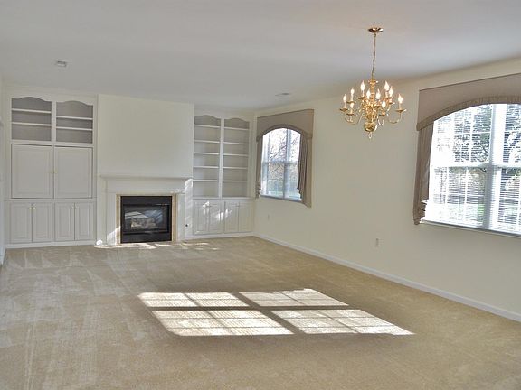 4th image of 9076 Waterway Ct
