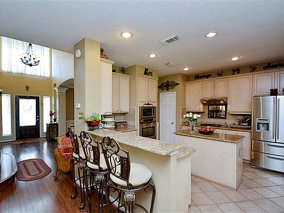 3rd image of 9803 Penton Dr