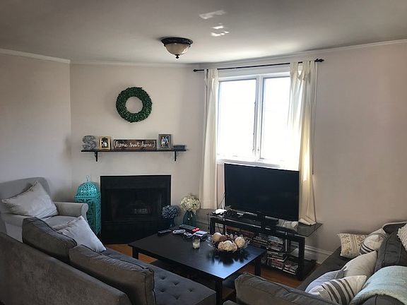 3rd image of 1039 W Montana St #3