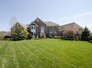 12 Garden Terrace Ct, Monroe Twp, NJ 08831