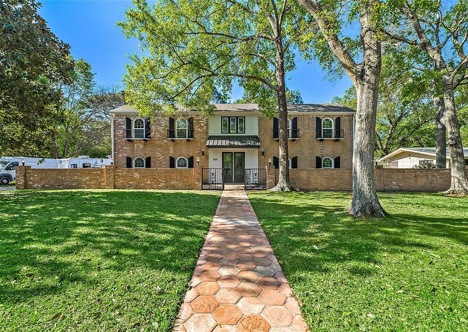 1st image of 1505 Southwood Dr