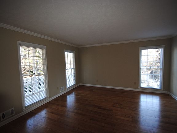 3rd image of 4144 Rivermeade Dr