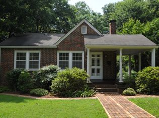 204 S Hillsborough Ave, Hillsborough, NC 27278