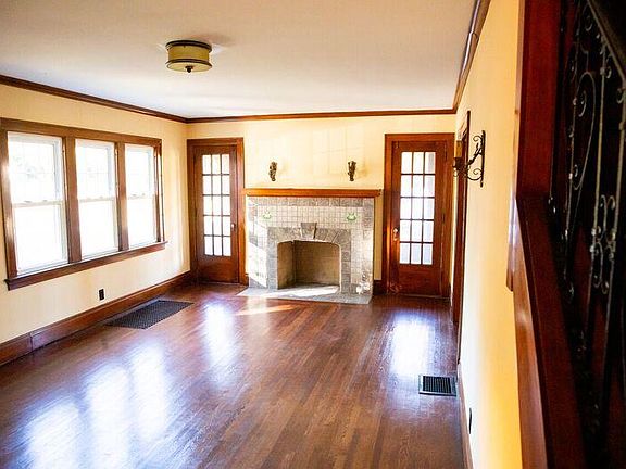 5th image of 3216 Epworth Ave