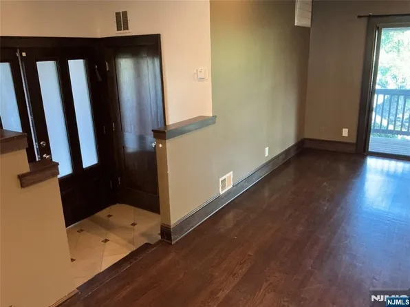 308 Sea Isle Ky, Secaucus, NJ 07094