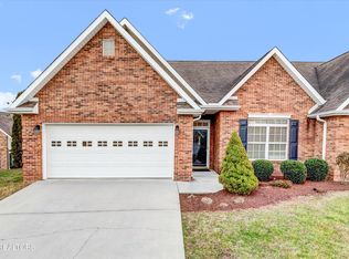 165 River Garden Ct, Sevierville, TN 37862