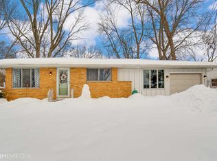 271 S Barbara Dr, Kankakee, IL 60901