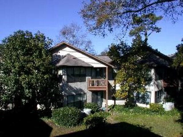 1st image of 318 Harbour Oaks Dr