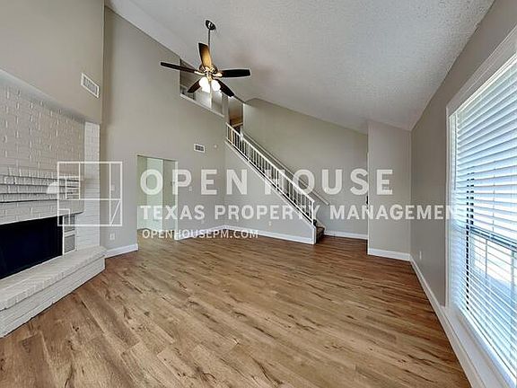 3rd image of 804 Harvest Glen Dr