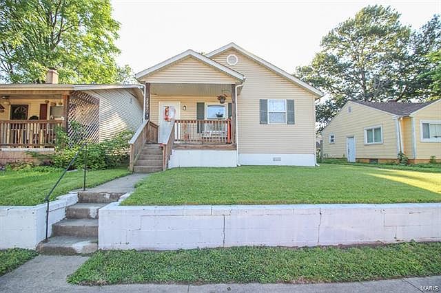 1st image of 2907 Marshall Ave