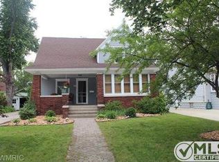 27 E 24th St, Holland, MI 49423