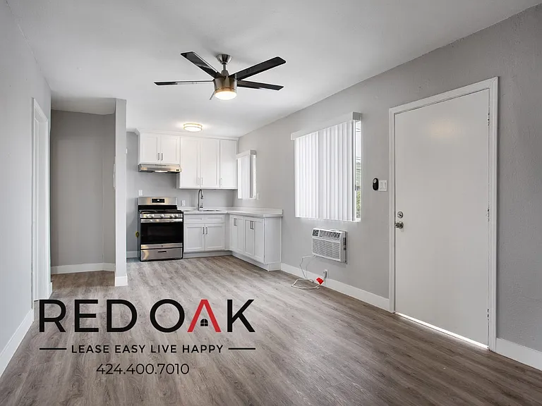 479 E 49th St #481-1/4 — Photo 7