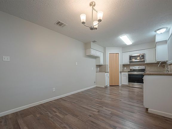 5th image of 11647 Corkwood Dr